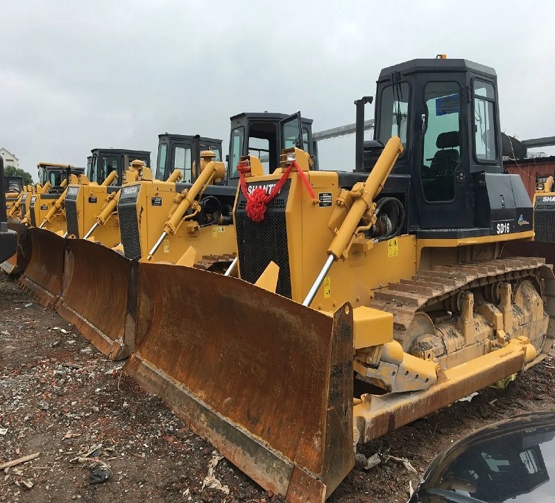 used Shantui SD16L bulldozer for sale can be installed with intersecting crawlers to compact asphalt pavement