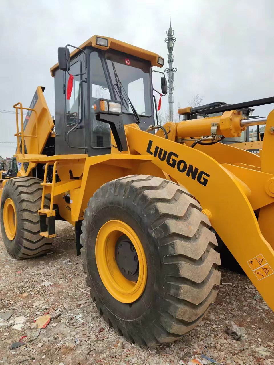 Used 5 ton laegr wheel Liugong CLG856 loader for sale with hydraulic drive technology