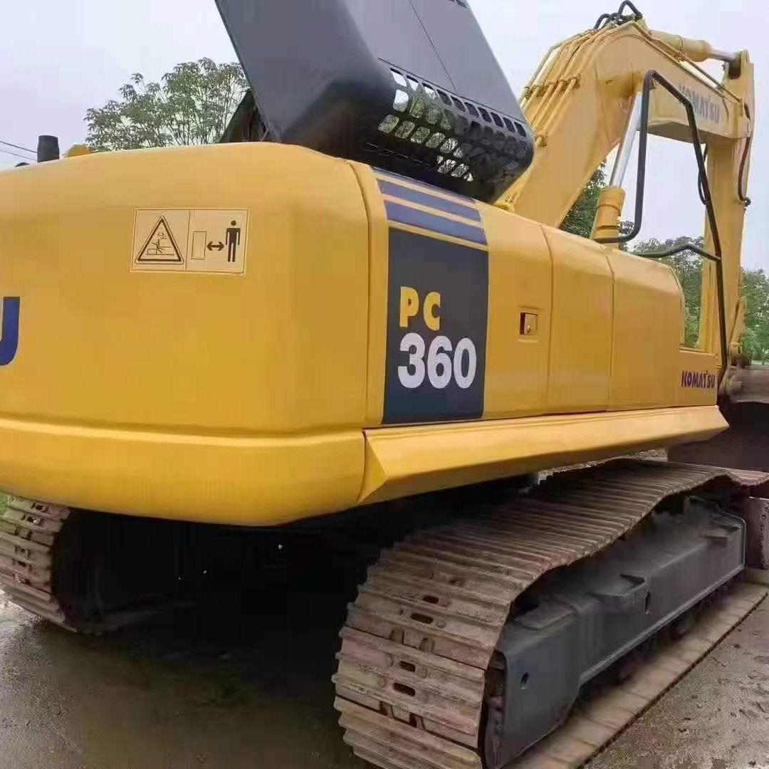 Sale of used tracked excavators for large hydraulic excavators