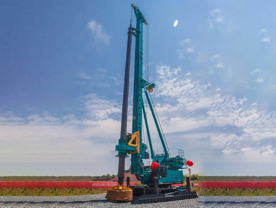 Small multi-function rotary drilling rig SWDM40 with mature excavator chassis Cheap Prize on sale