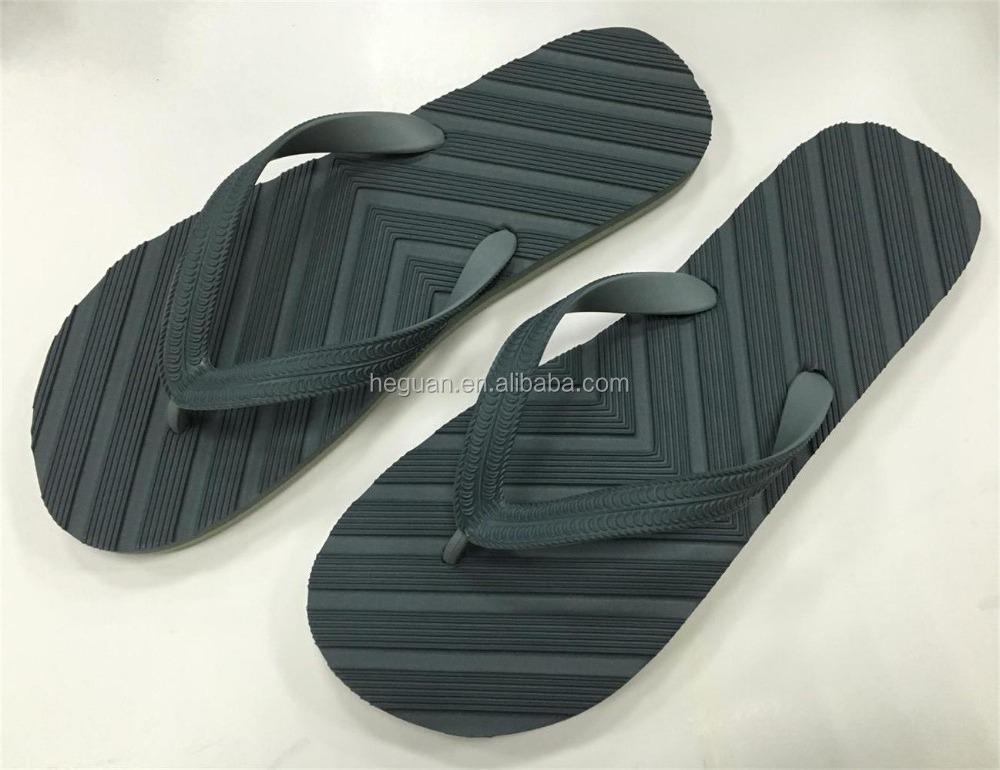 new design hot sale anti-slip good quality men's handsome double color sole and double color strap PE beach flip flop