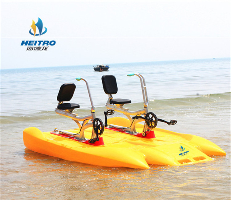 PE pontoon boat 1-2 person plastic boat water surfing pedal bike for sale