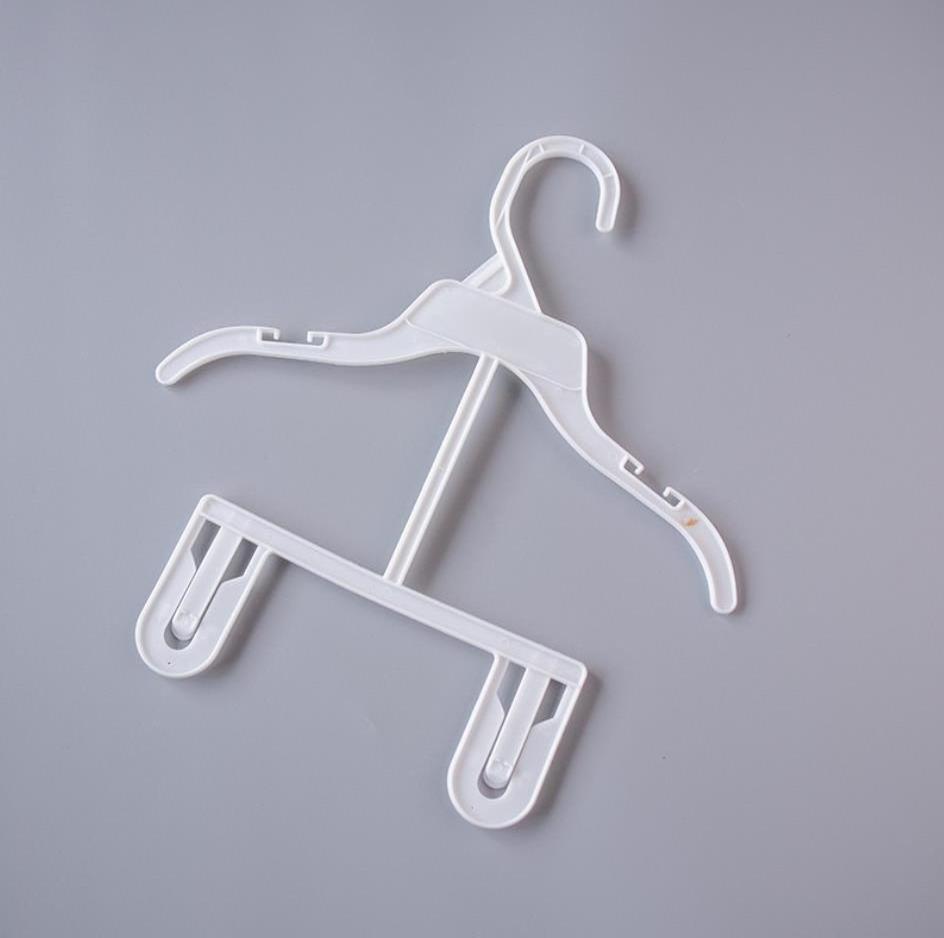 Wholesale Custom Logo White Plastic Baby Children Apron Hangers For Clothes PP Body Hanger For Kids Suits