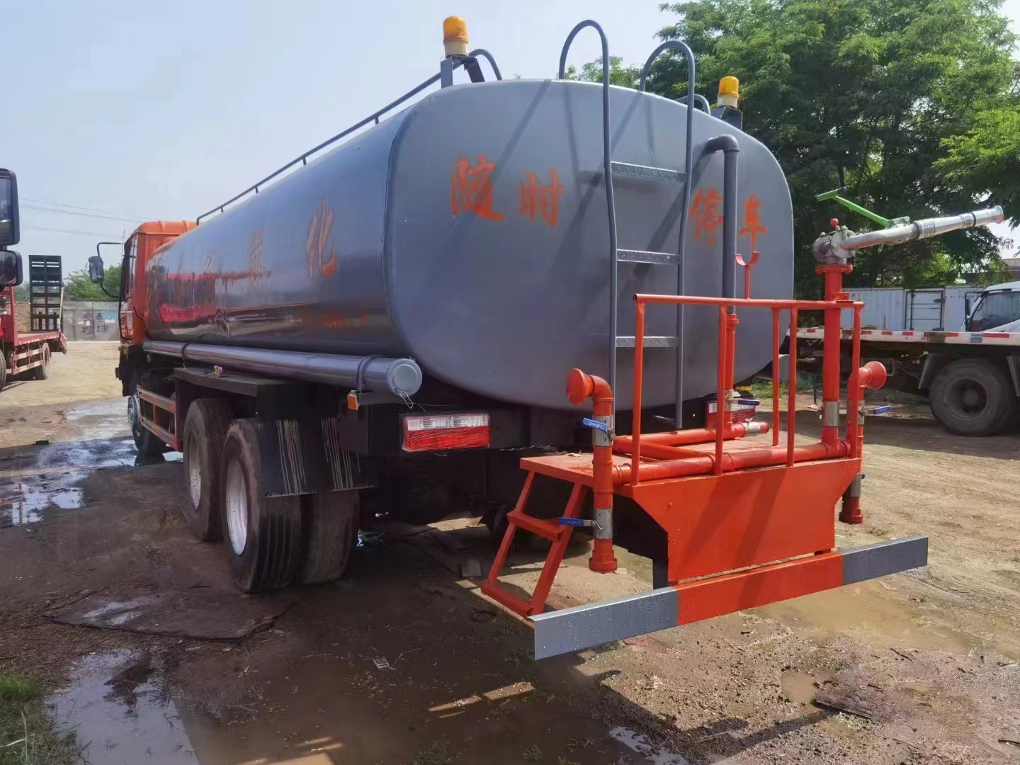 used 20m3 water spray bowser tanker sprinkler tank truck for sale