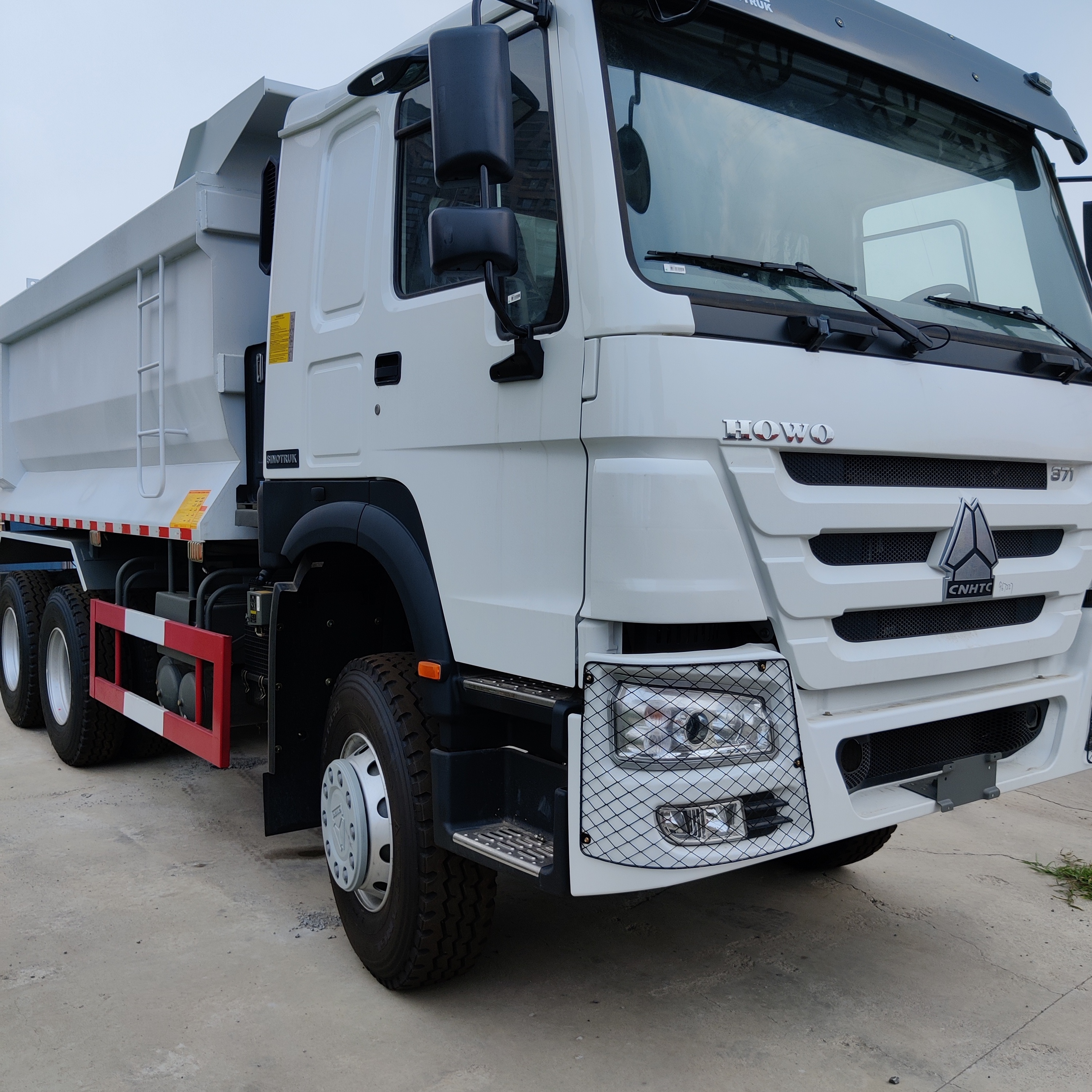 Hot Sale Sinotruk howo 6*4 375hp 371hp Used Dump Truck For Sale