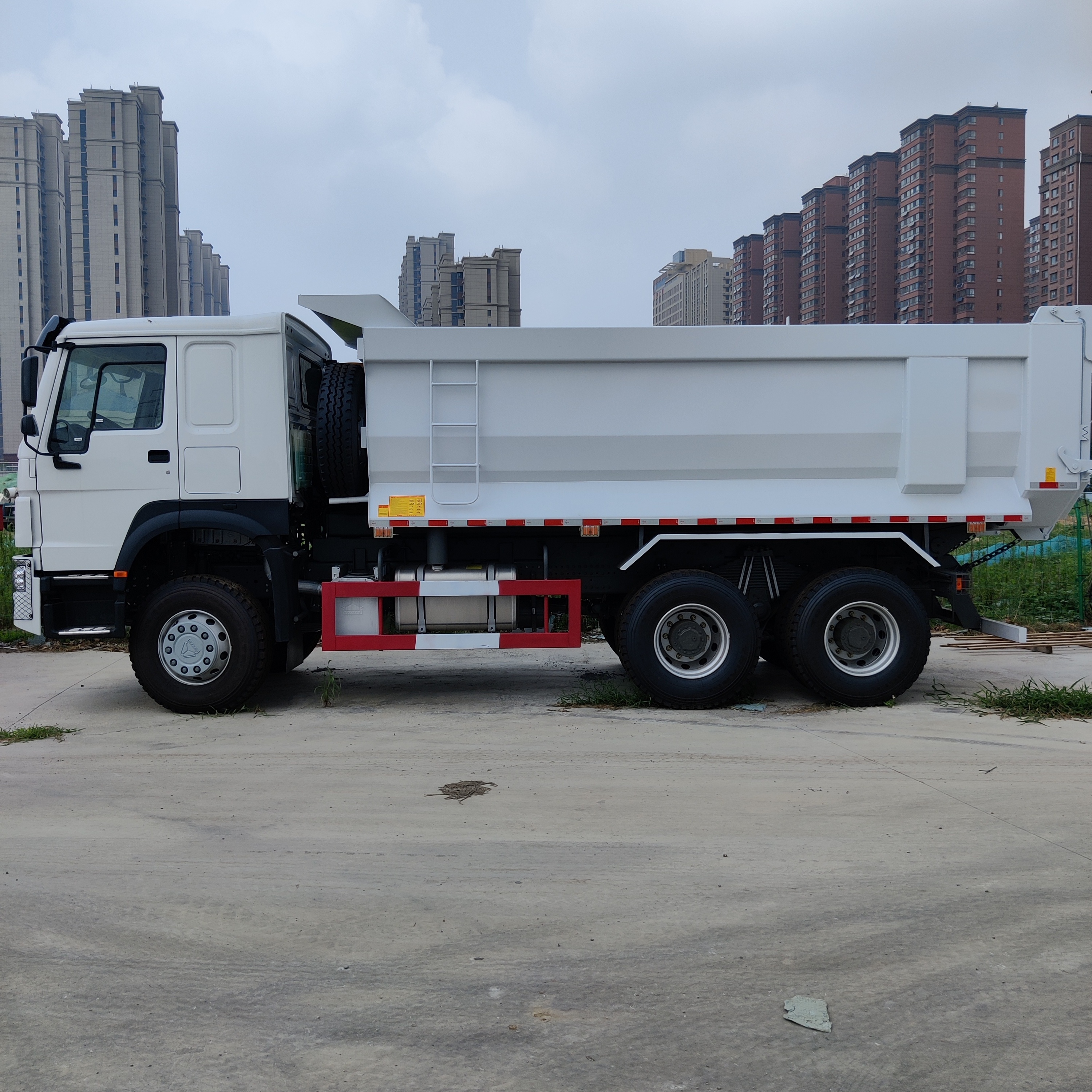 Hot Sale Sinotruk howo 6*4 375hp 371hp Used Dump Truck For Sale