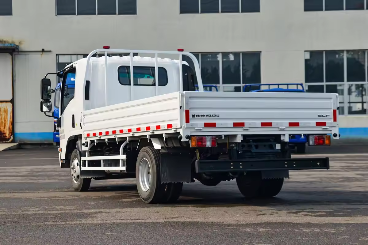 Brand New Isuzu Light Commercial Truck 5 Ton 4x2 Isuzu Light Cargo Truck