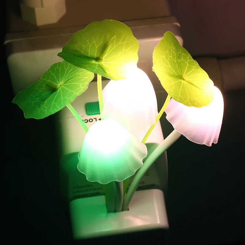 Novelty Creative Ac110v-220v Night Light Eu/us Plug Light Sensor 3 Led Colorful Mushroom Lamp Led Color Night Lights