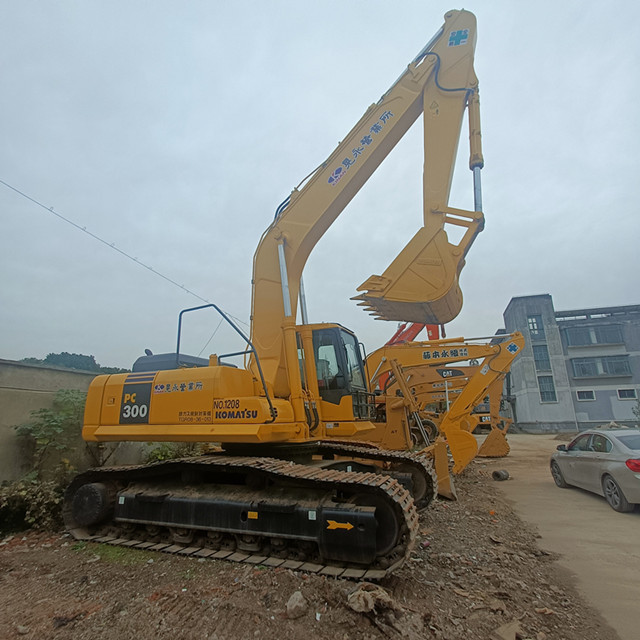 CHEAP! Hydraulic Excavators Japan Komatsu second hand  PC300-7 Crawler Excavator good quality hot sale in shanghai