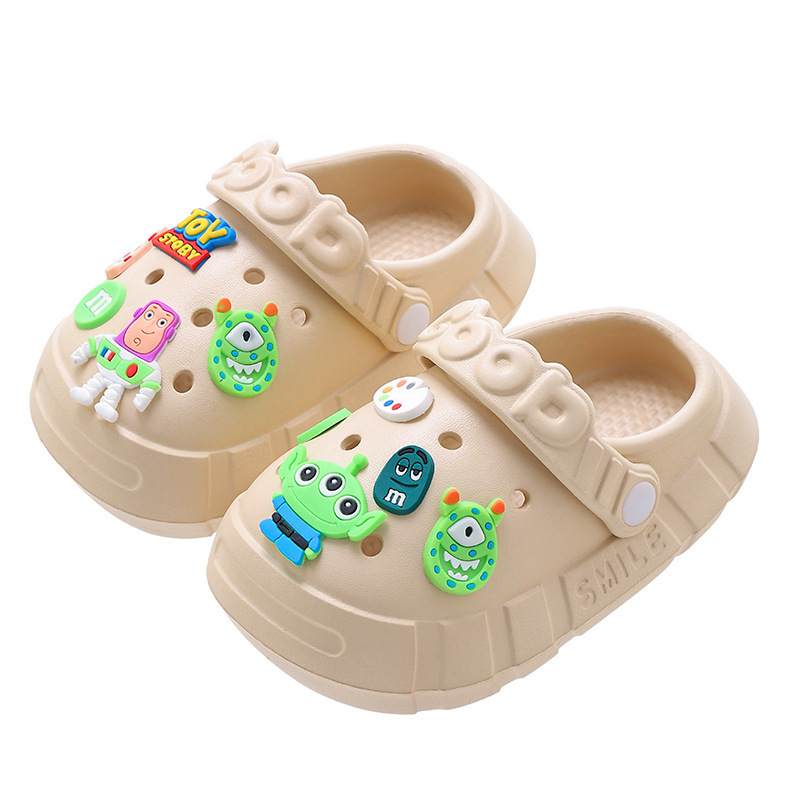 Hot selling summer children's sandals and slippers, male and female children's non slip soft soles, baby hole shoes