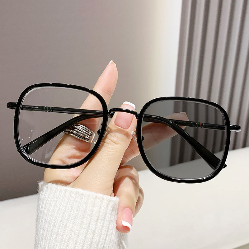 8331 Factory Anti Blue Light Glasses Frames Blocking Photochromic Cat Eye Glasses Photo Gray Glasses Sunglass Woman Eyewear