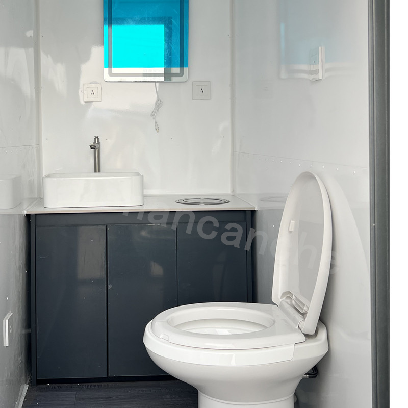 Luxury Restroom Toilets and Shower Outdoor Bathroom Trailer Toilet Mobile Portable Toilet or Trailer For Sale