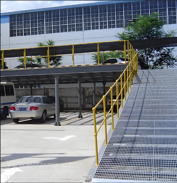 Heavy Duty steel grating use in highways airport runways bridge floors and wheel traffic applications