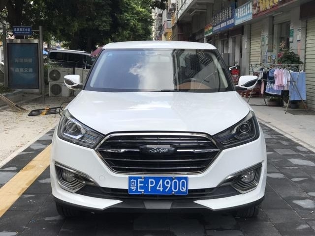 Right Hand Drive Mini Car for Sale Clean Used Bus Zhongtai T300 2017 1.5L manual luxury model