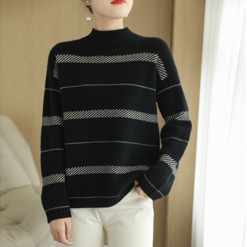 New design round neck wool women's striped shirt black and white half turtleneck sweater