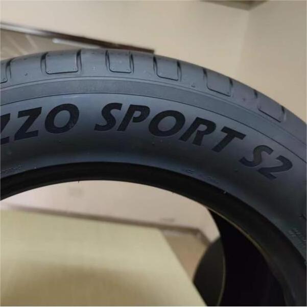 Car Tire UHP 255/55R19 inch Radial Rubber Tubeless Airless Passenger Car Tire Noise Reduction tyre