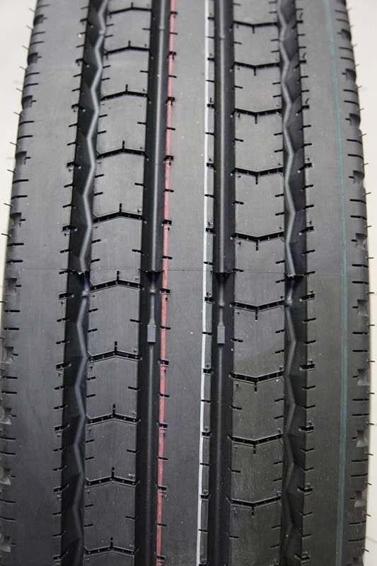 315/80R22.5 Y201 Truck Tire TBR Rubber Tire of Truck Parts Tubeless Tyre Steer Wheel