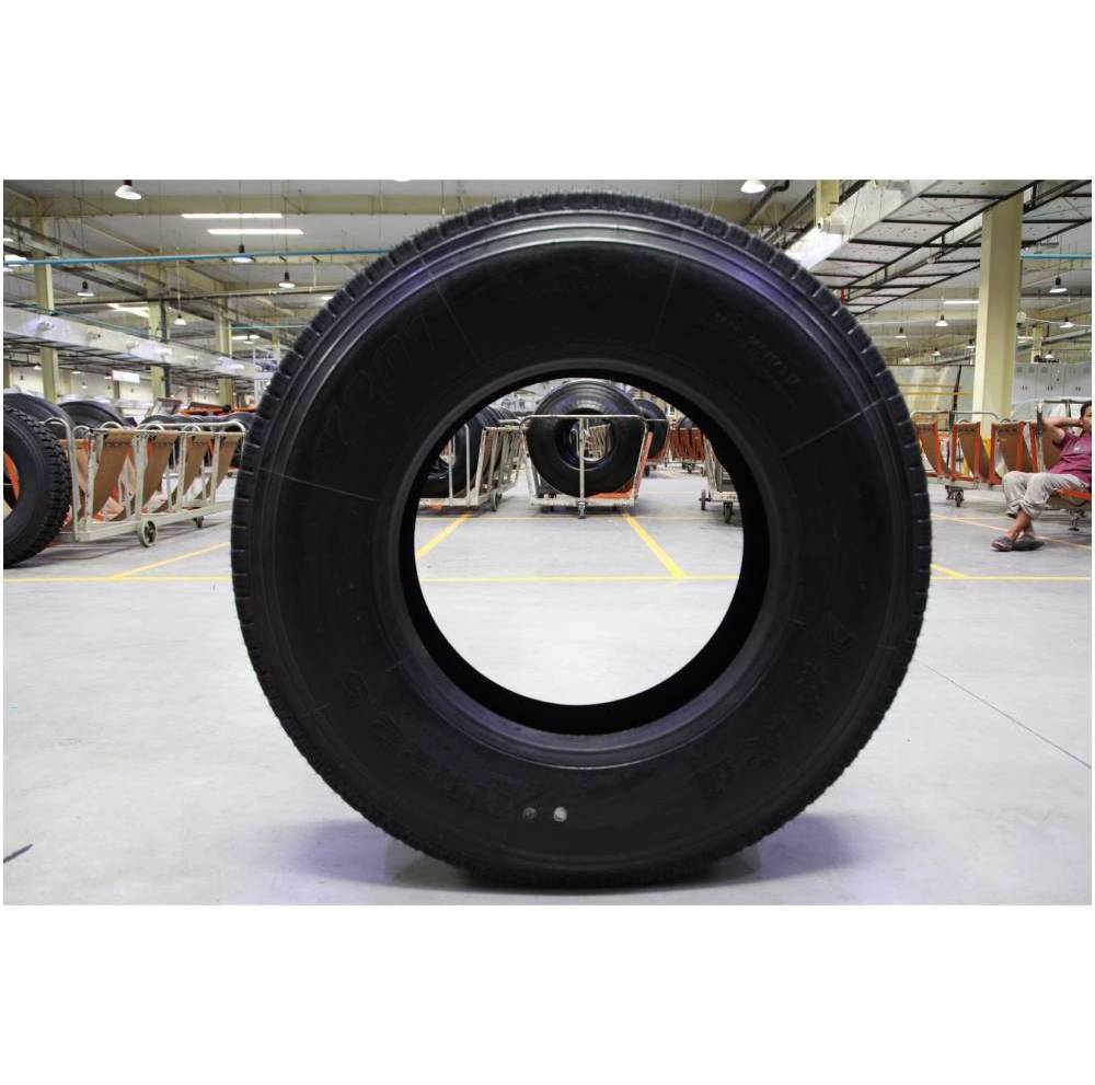 Y201 315/80R22.5 Steer Wheel Truck Tire Zigzag Pattern Direction Front Wheel Tubeless Long Haul Truck Tyre 315 80R22.5