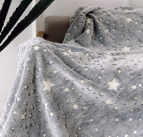 100% Polyester print star mantas luminoso super soft magic plush throw glow in the dark flannel shine blankets