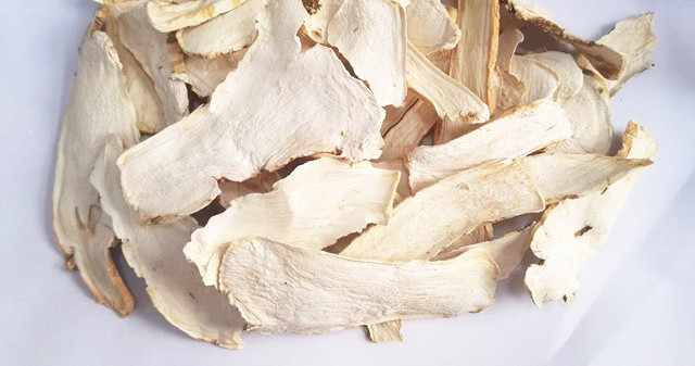 High Quality Dried Horseradish Flakes/Granules/Powder Manufacturer