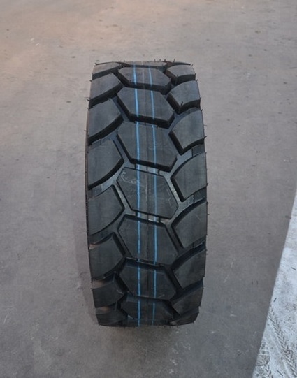 Factory Wholesale Skid Steer Tyre 10-16.5 Sks-3 Pattern