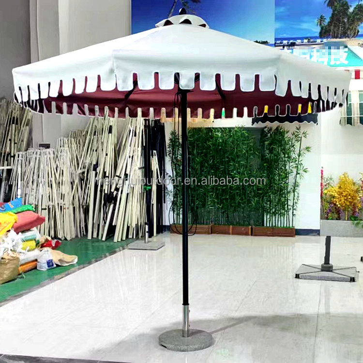 Hot sale Outdoor Sunshade Aluminum Frame Patio Umbrellas Big Vented Tilting Crank Handle Garden Parasol With Fringe Scallop Edge