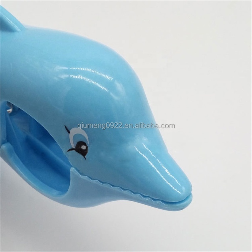 For Home Towel Beach Clothes Clip Plastic Dolphin Clothespin Clips Portable Windproof Hanging Quilt Socks Clamp Clothes Pegs