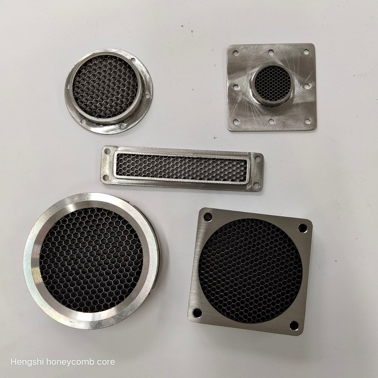 Hengshi micro cell shielded steel honeycomb ventilation plates RFI EMC chassis