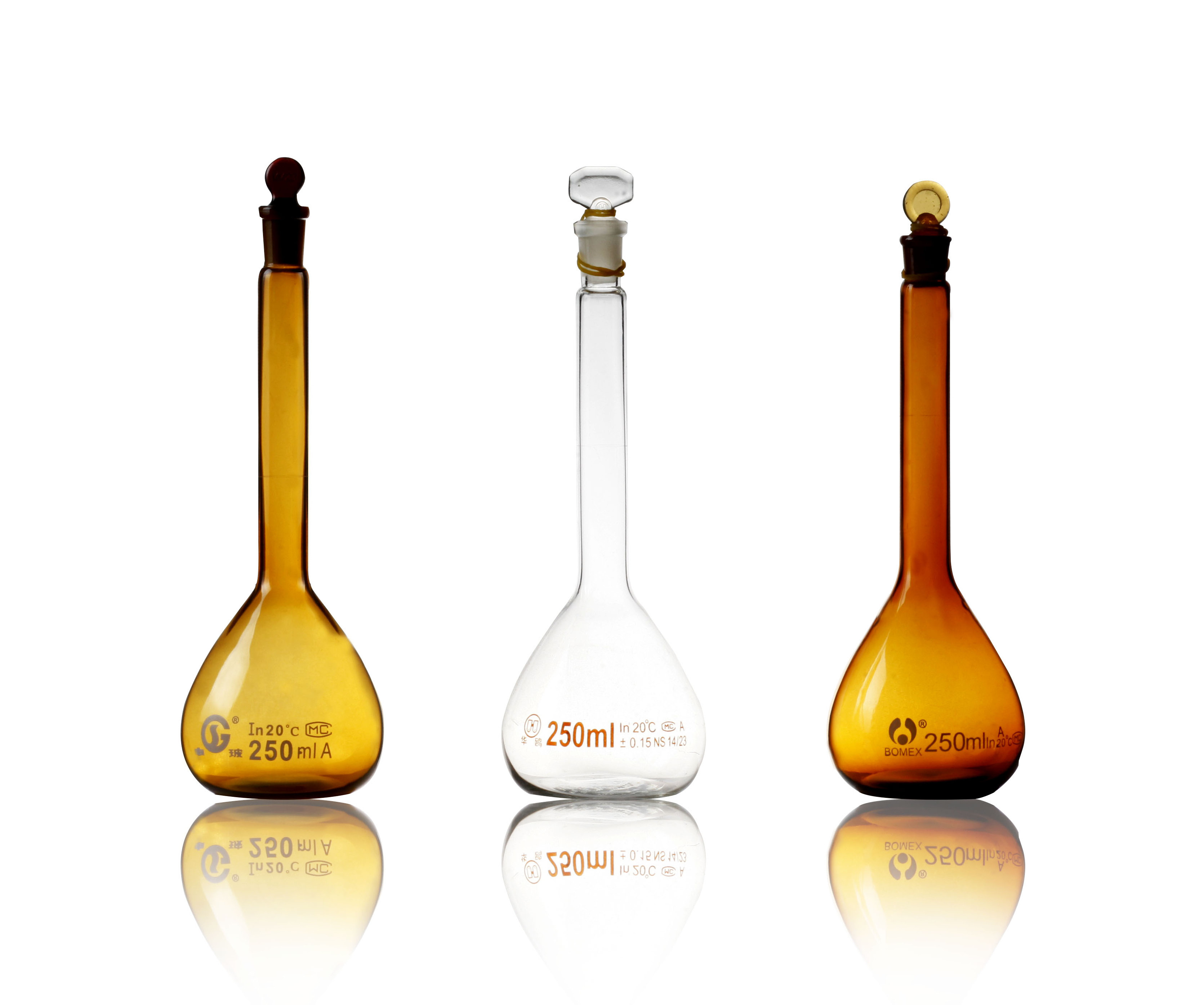 Wholesale Lab Glassware Borosilicate Glass brown Volumetric Flask Measuring Flask