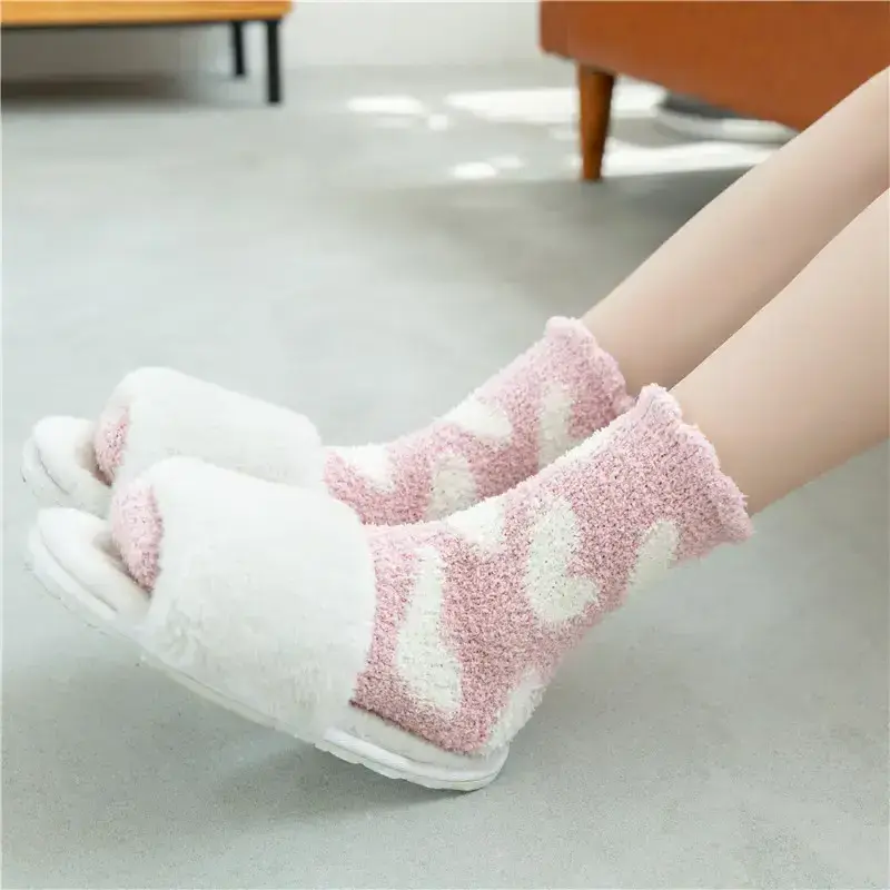 Love Women Cozy Crew Socks Winter Sleep Bed Floor Home Fluffy Socks Coral velvet Heart Pattern Fuzzy Christmas Coral Fleece Sock