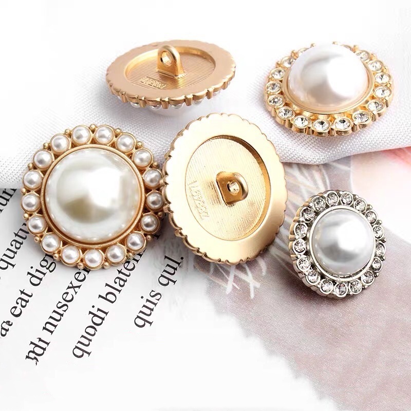 Small Fragrance Pearl Rhinestone Metal Buttons Ladies Cashmere Coat Blazer Shirt Button for Blazer Suits Coat Uniform Button