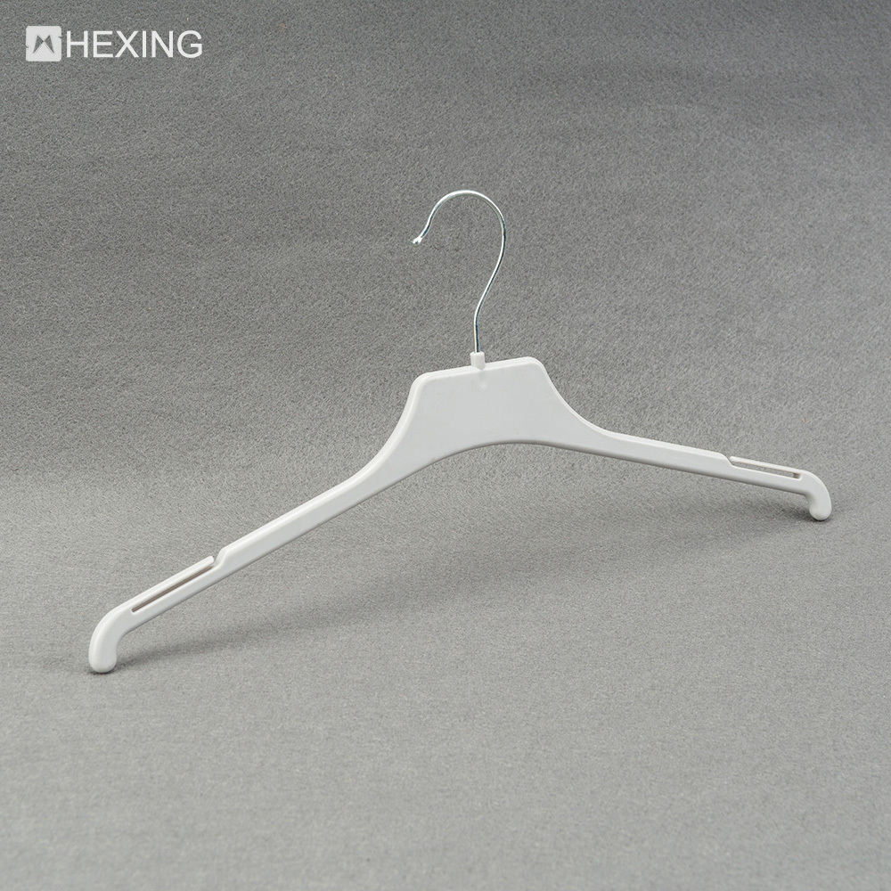 non-slip velvet women coat hangers slim plastic hangers