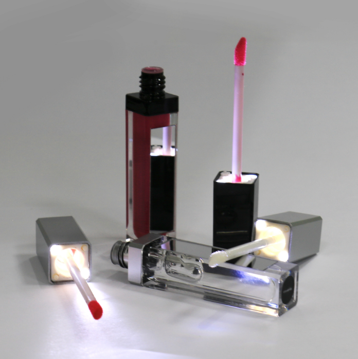 Nude mat lipsticks Moisturizing lipstick case and mirror LED lights China lip gloss supplier