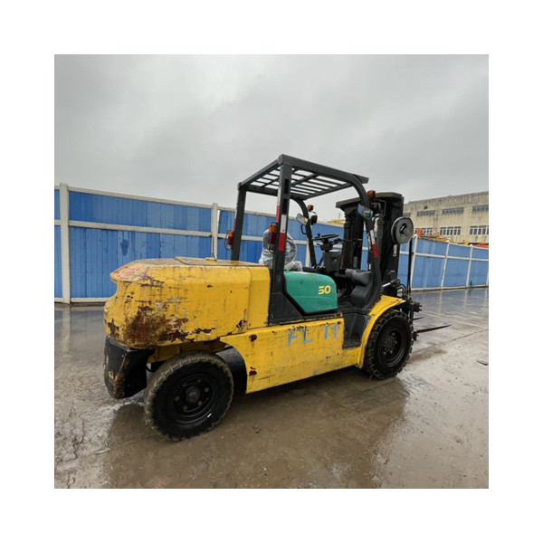 secondhand low price  forklift Komatsu FD50 with high efficiency for sale in shanghai