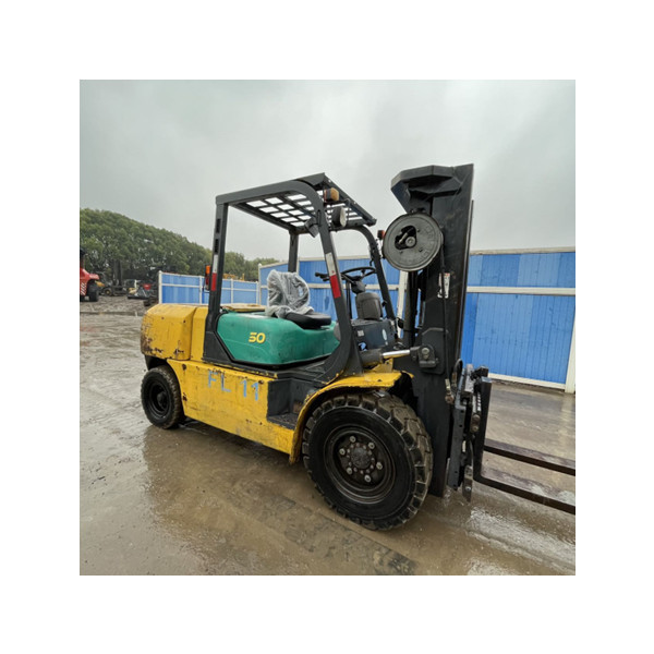 secondhand low price  forklift Komatsu FD50 with high efficiency for sale in shanghai