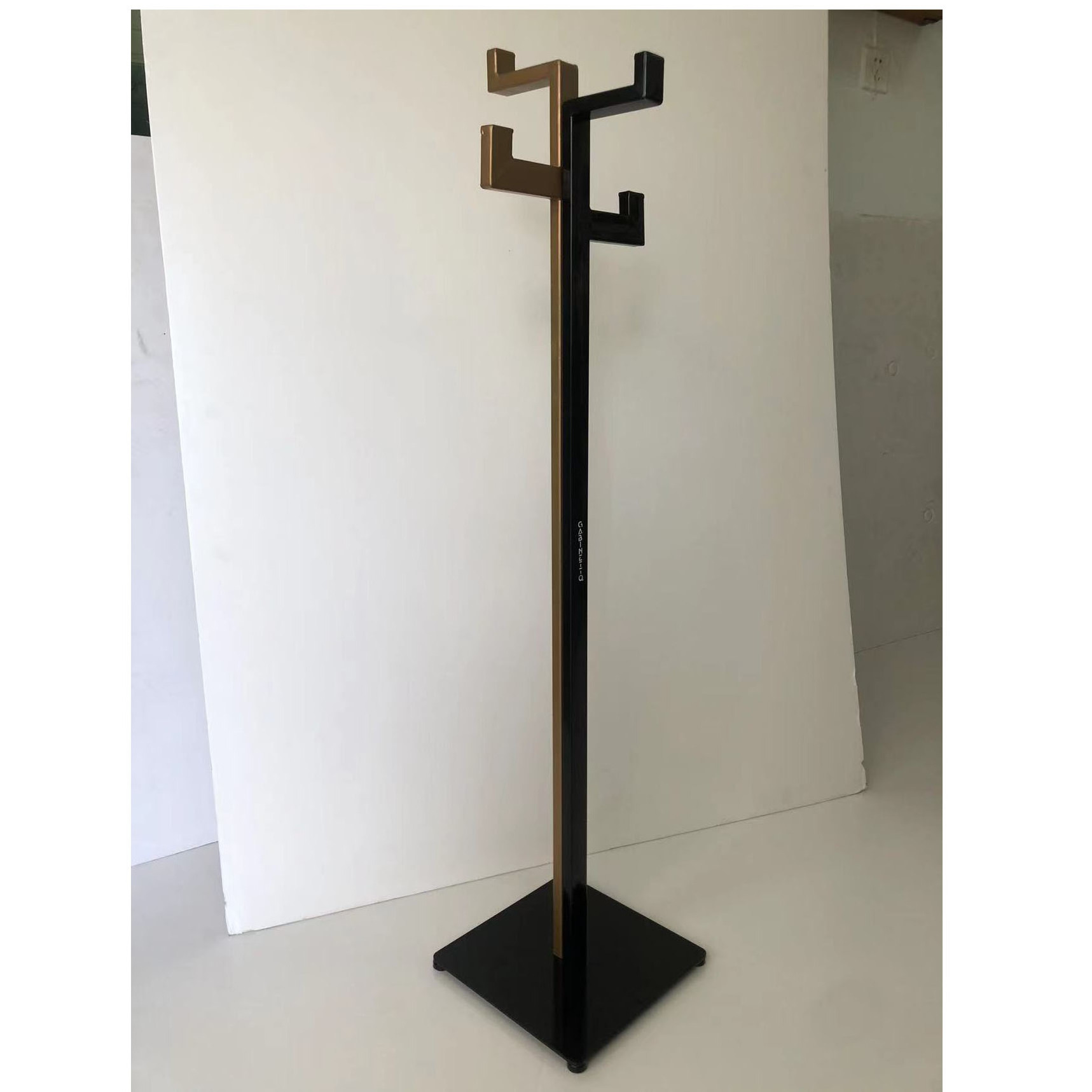 Restaurant Table Side Coat Rack for Hanging Handbag Hat Mini Coat Stand with Base Retail Store Valet Stand Handbag Stand