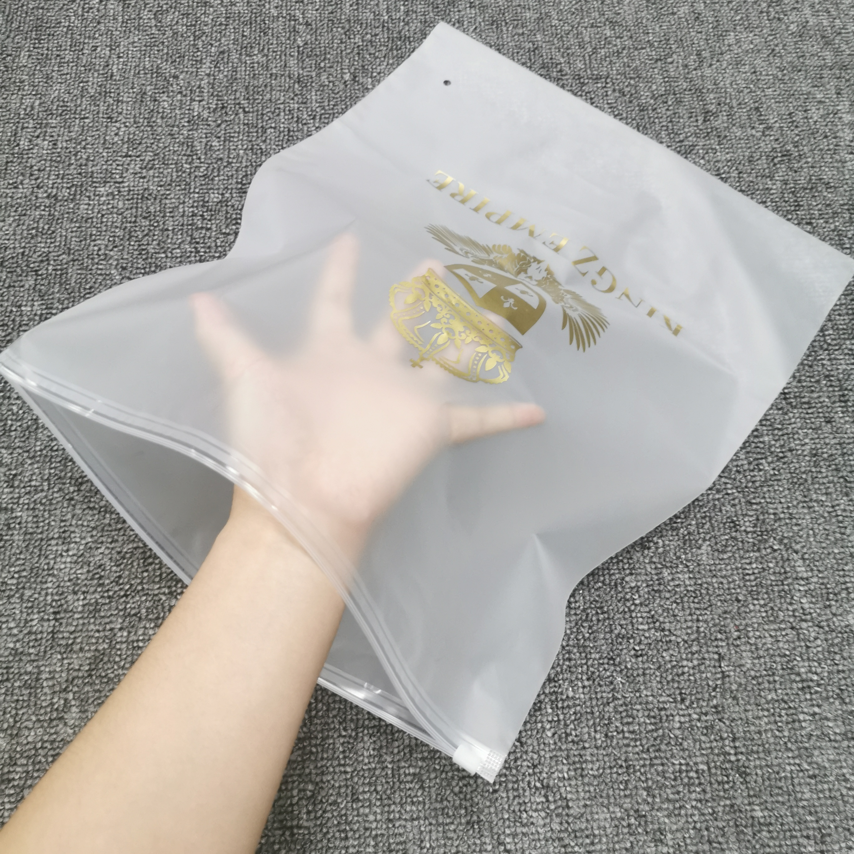 T Shirt Plastic Poly Packaging Zip Lock Bags for Clothes Zip Lock Bag Transparent Eco Friendly Custom Logo Printing PE Gravure