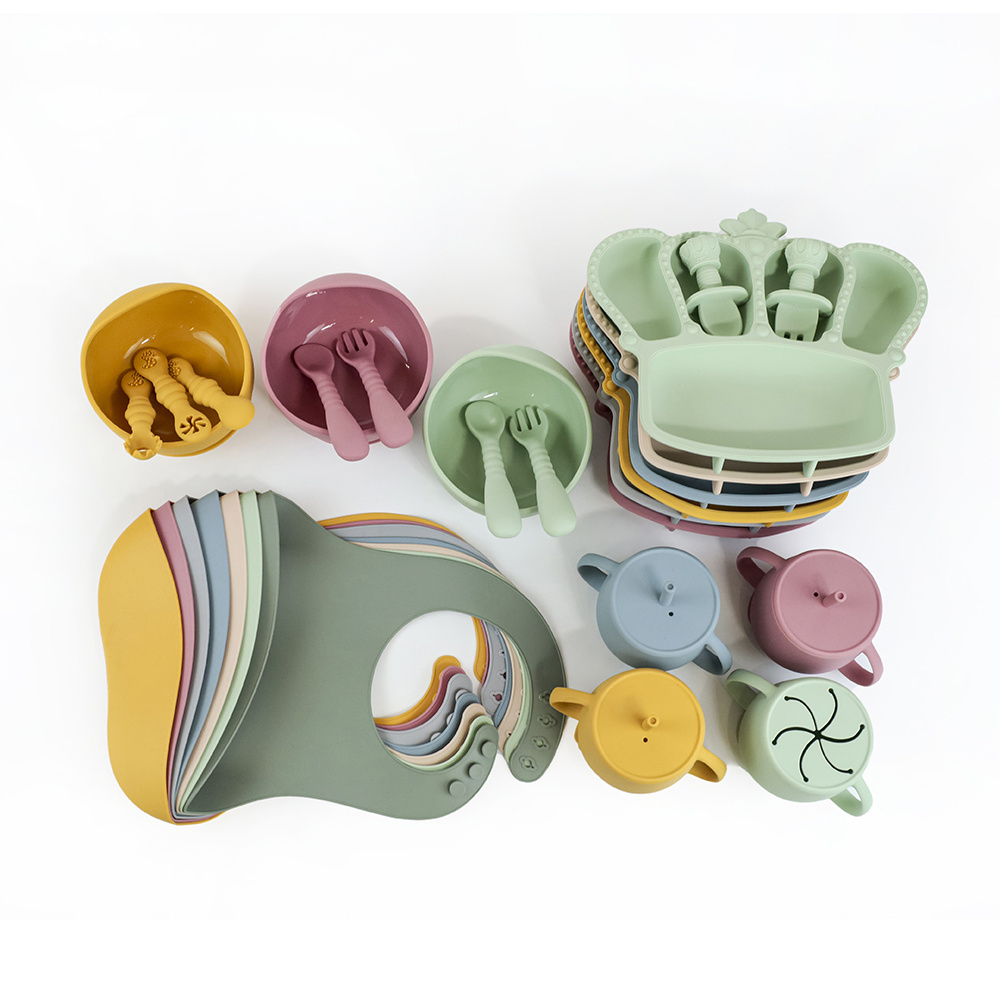 Hot Sale Toddler Tableware Utensils Crown Shaped Silicone Bibs Divided Plate Silicone Baby Spoon Fork Set