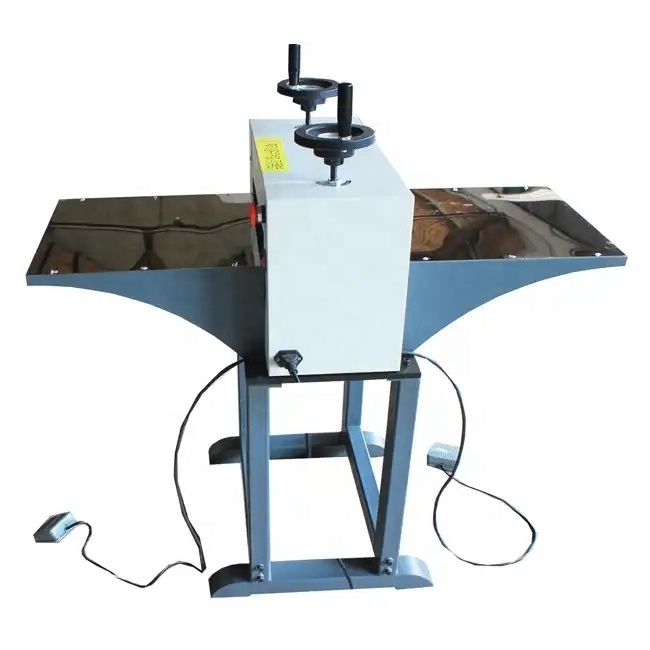 Flatbed Press Punching Corrugated Cardboard Die Cutting Creasing Machine With Custom Made Molds Design