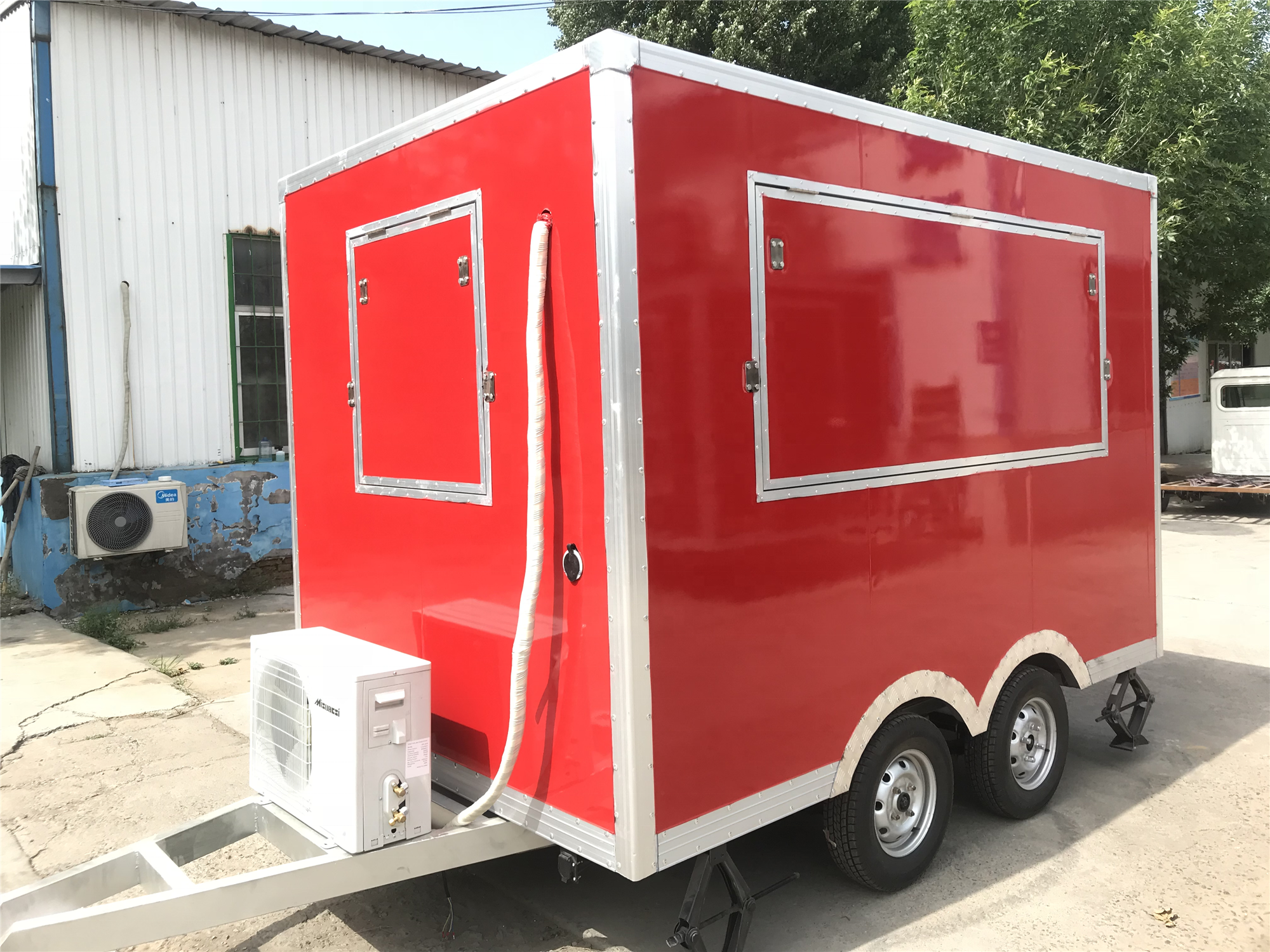 Hot Sale Ice Cream Truck Coffee Van Food Trailer Fast Food Cart Wedding Cart Win Beer Mobile Bar Trailer