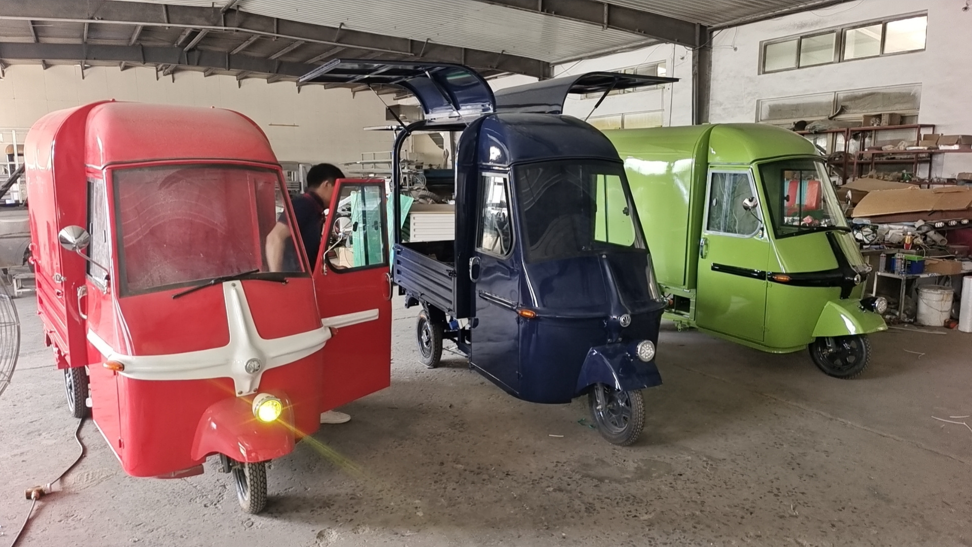 Electric Tricycle TukTuk Piaggio Ape 50 Food Truck Hot Dog Cart For Sale Street Mobile Food Cart Outdoor Kitchen Fast Food Truck