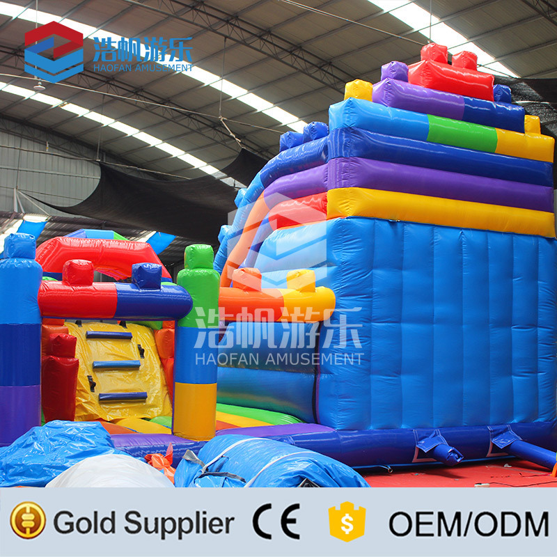 New Design Commercial Inflatable Bounce House Combo Kids Legoland Jumping Castle Inflatable Bouncy Castle With Small Slide