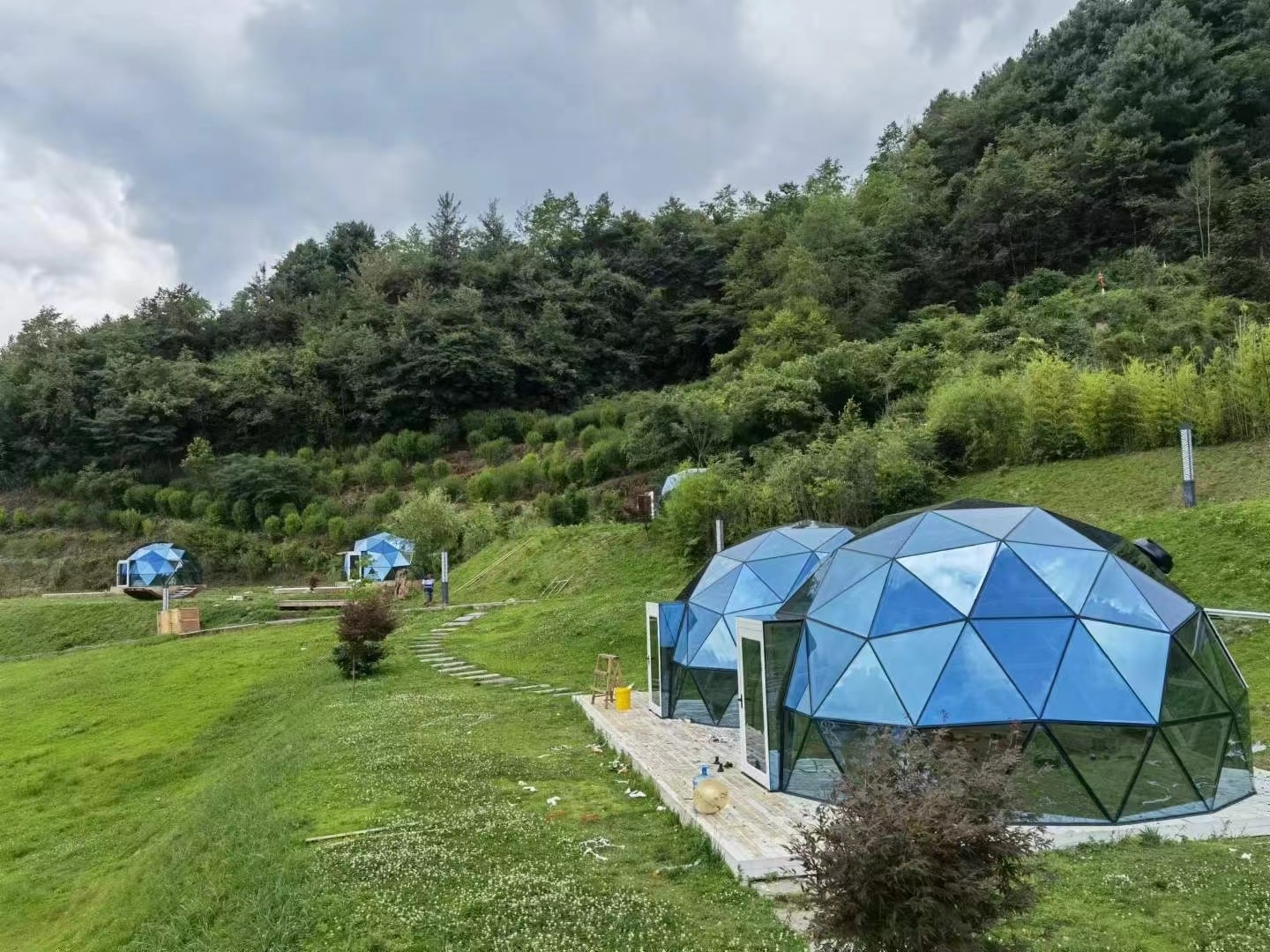 Modern New Design Transparent Roof All Glass Igloo Geodesic aluminum frame Luxury Modular Glass Dome House for Glamping Hotel