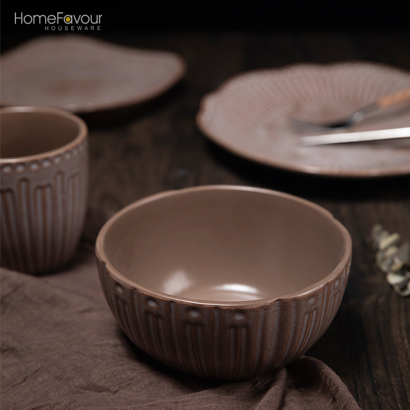 Wholesale Antique Crockery Rustic Dinner Set Flower Matte Color Brown  Reactive Glazed Ceramic Stoneware Dinnerware Sets