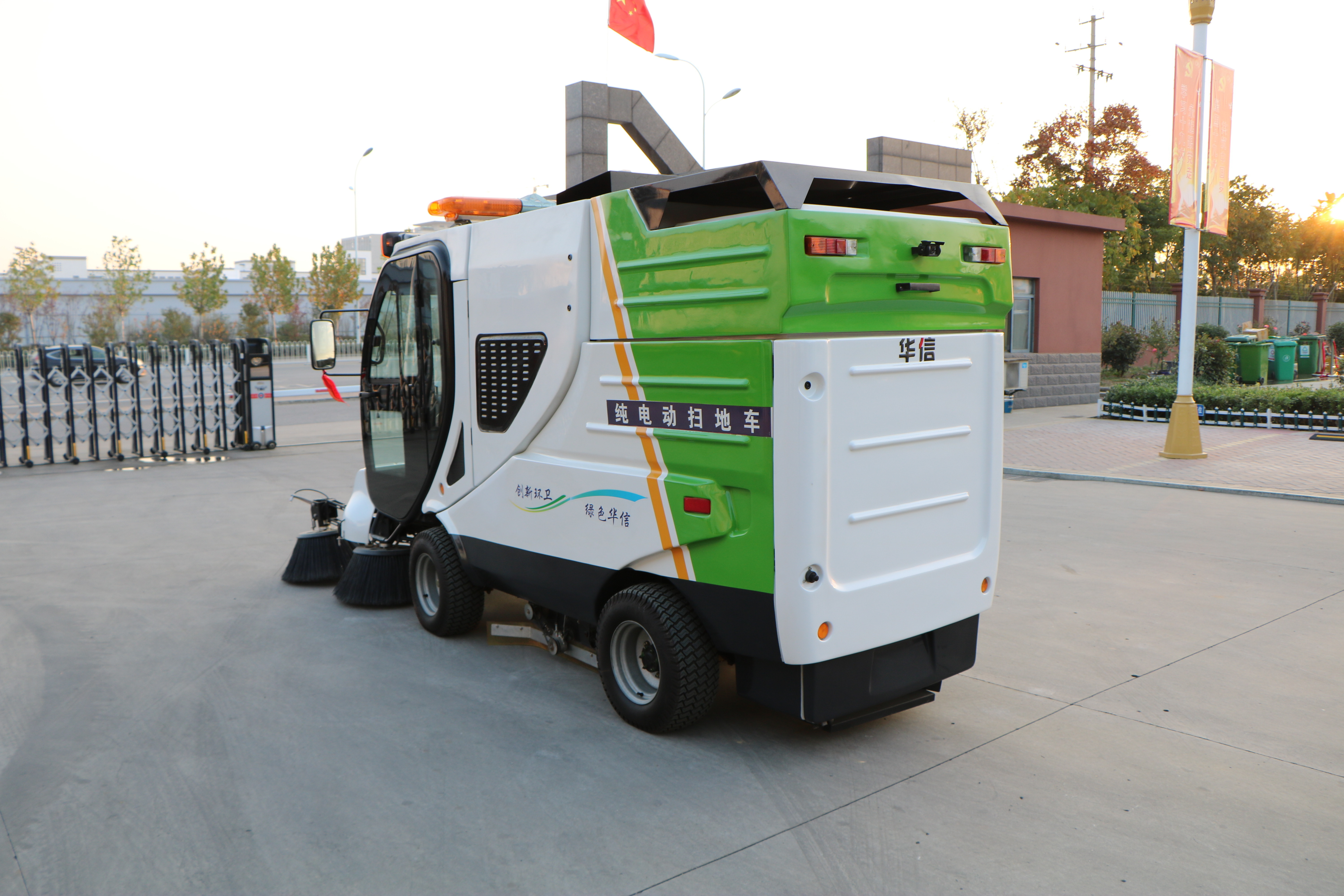 2020 best seller battery powered automatic street sweeper municipal used big floor sweeping machine