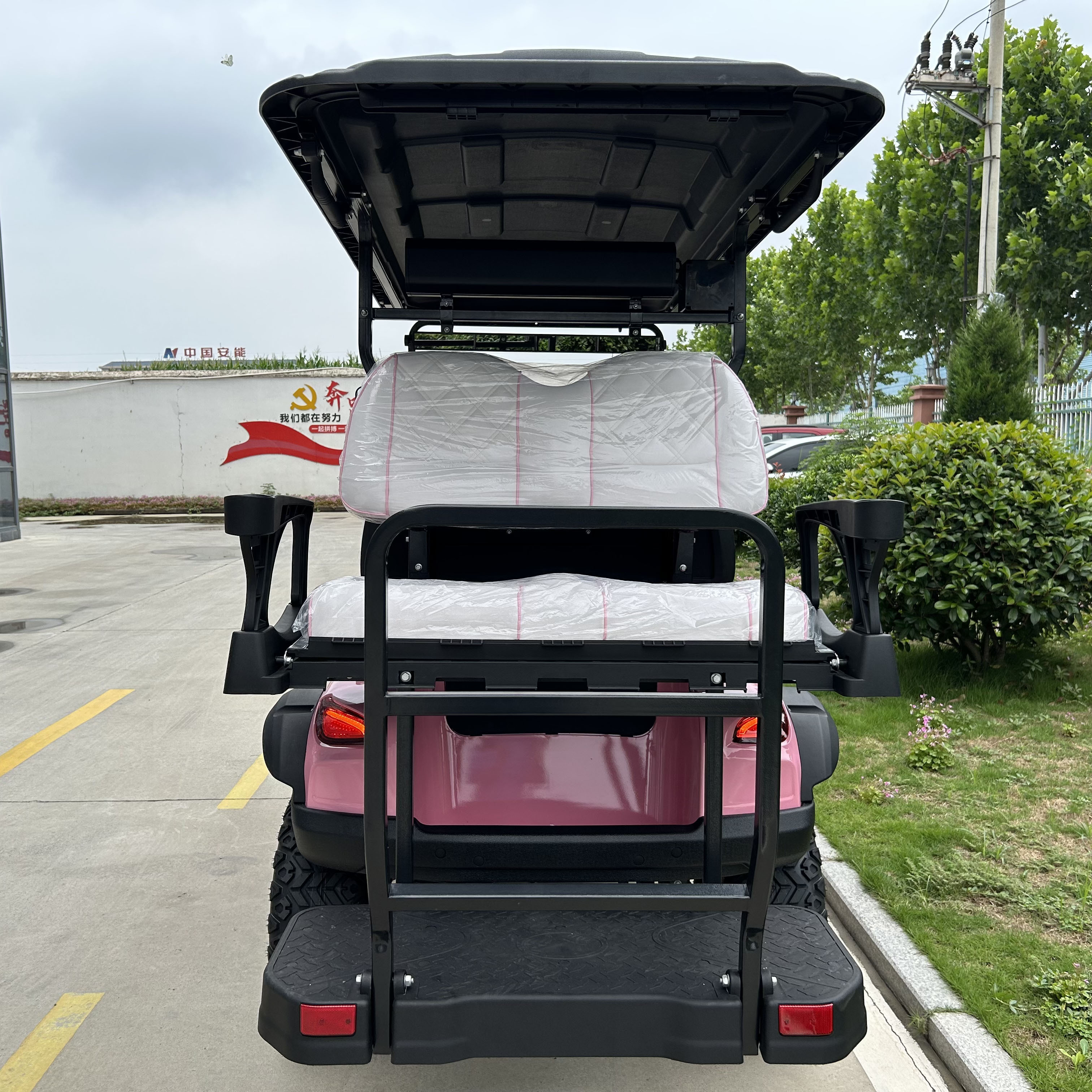 huaxin Customized Luxury Zone 2023 Golf Cart Lifted Off Chinese Electric Golf Cart 4 Seater