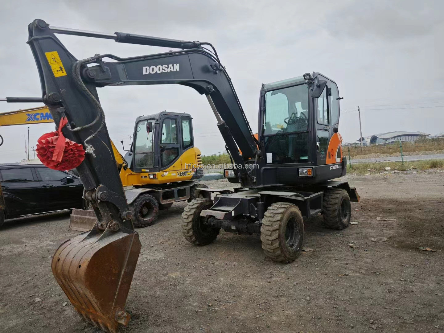 Used Original Doosan DX60WN wheel excavator Doosan DX60 DX55W micro mini wheel excavator may xuc with dozer on sale