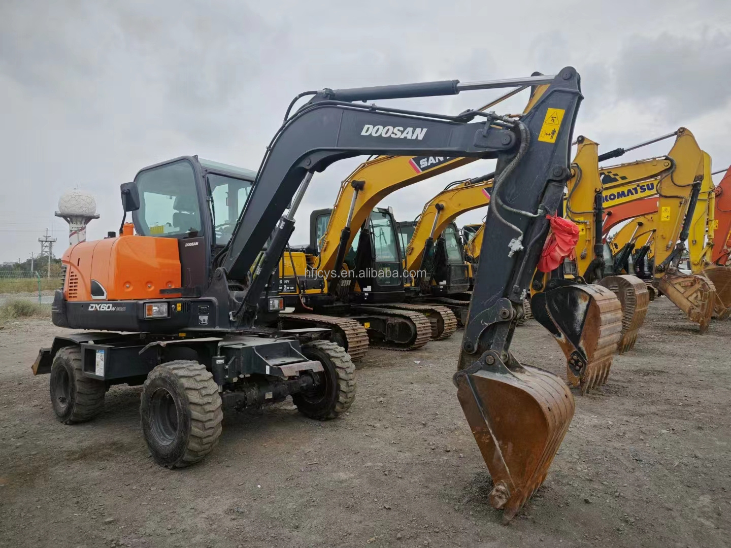 Used Original Doosan DX60WN wheel excavator Doosan DX60 DX55W micro mini wheel excavator may xuc with dozer on sale