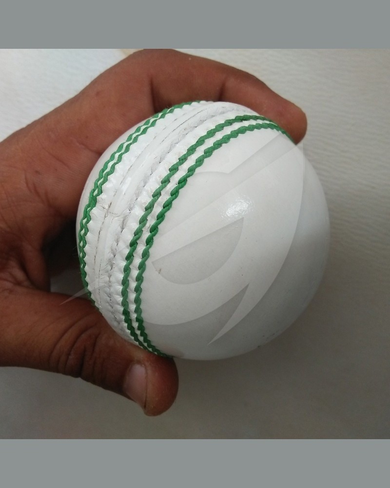 White leather cricket ball, machine stitched high quality cricket ball