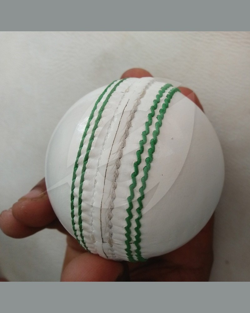 White leather cricket ball, machine stitched high quality cricket ball